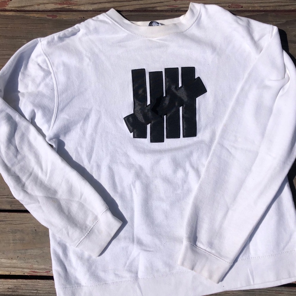 Undefeated Crewneck sweater